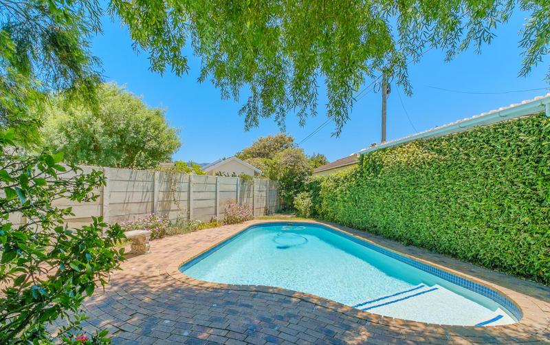 4 Bedroom Property for Sale in Meadowridge Western Cape